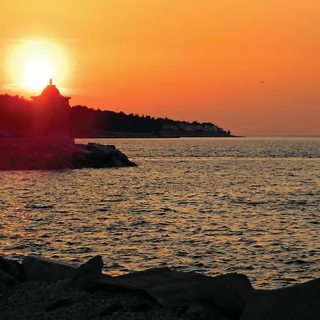 4 Bedroom Awesome In Brac