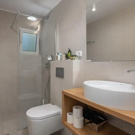 4 Bedroom Awesome In Brac * سبليتسكا