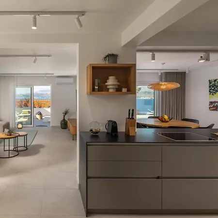 4 Bedroom Awesome In Brac بيت للعطل *