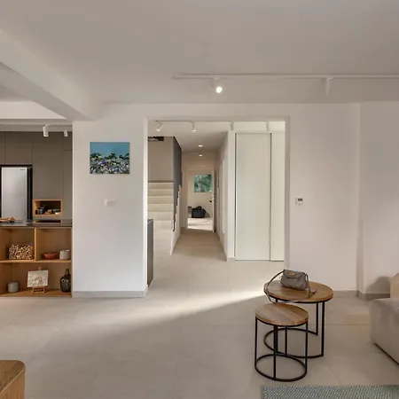 4 Bedroom Awesome In Brac بيت للعطل سبليتسكا