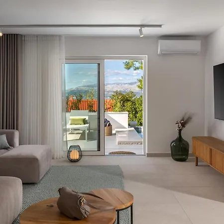 4 Bedroom Awesome In Brac بيت للعطل *