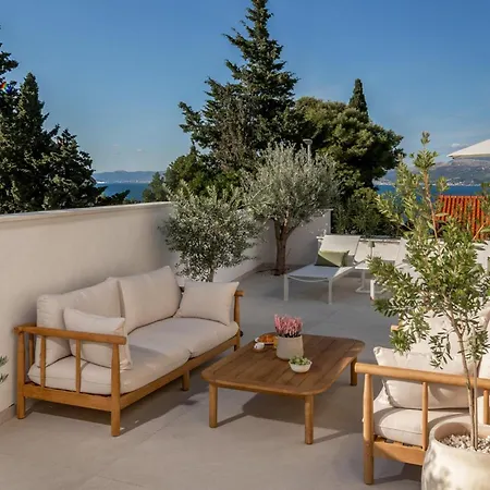 4 Bedroom Awesome In Brac *